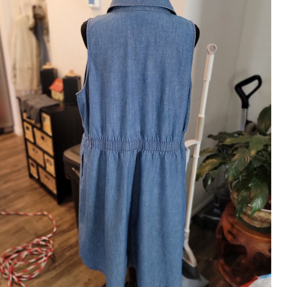 Ava & Viv Womens 1X Blue Denim Sleeveless Button Front Shirt Dress w/ Pockets - Picture 3 of 6